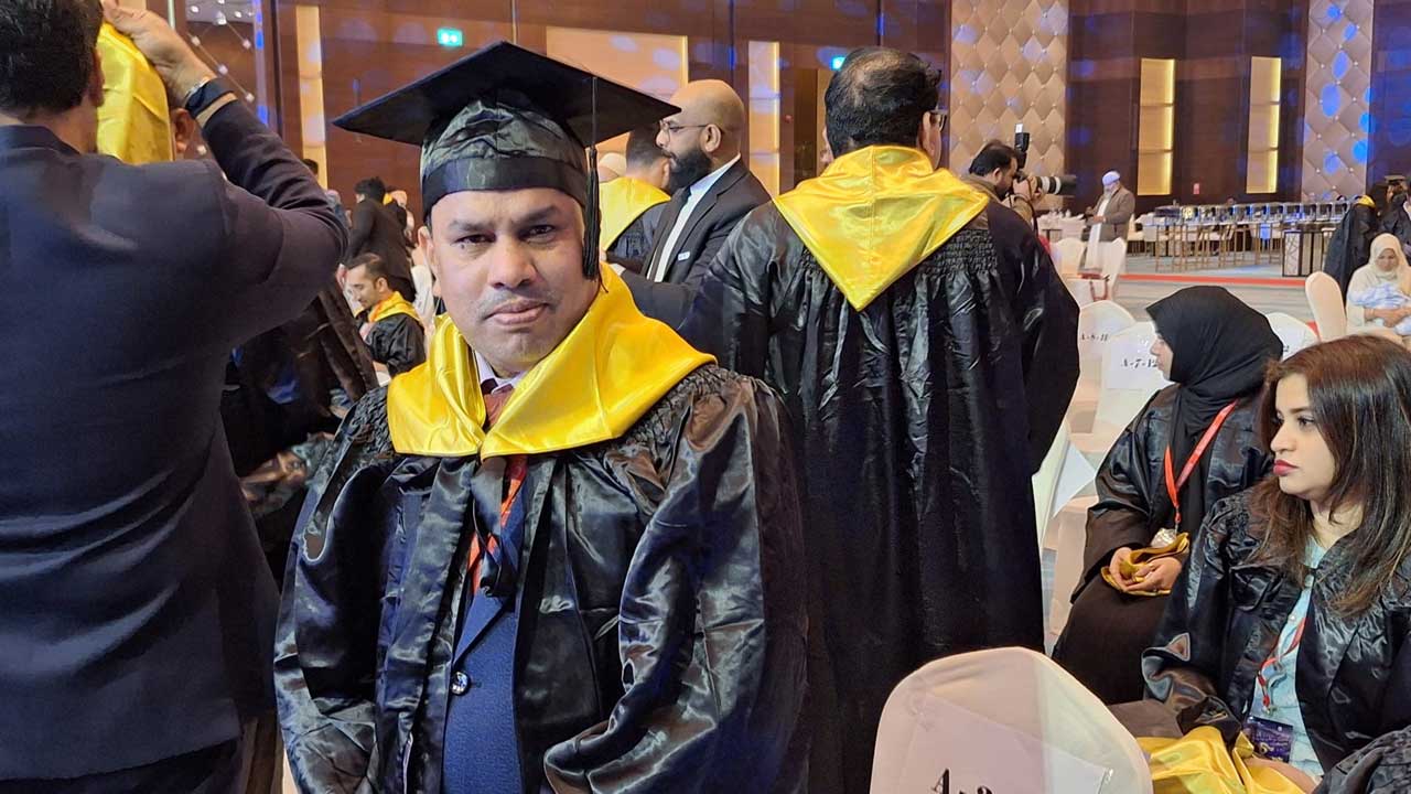 ডিগ্রি অর্জন করলেন কুয়েত প্রবাসী সাংবাদিক হেবজু মিয়া