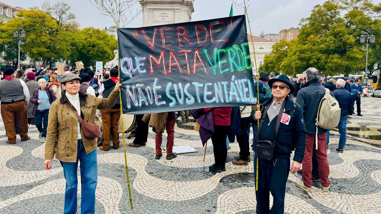 পর্তুগালে কৃষিজমি ও জীববৈচিত্র্য রক্ষার দাবিতে বিক্ষোভ